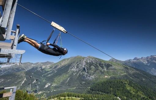 Sogni di volare? La più grande zipline di Francia è a La Colmiane